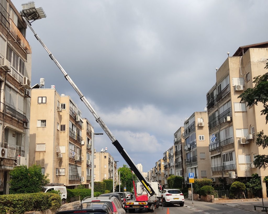 מנוף הרמה במרכז